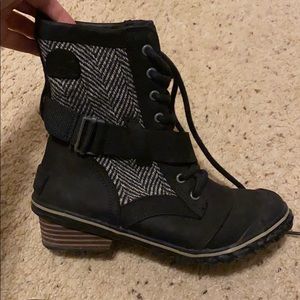 Black Sorel boots